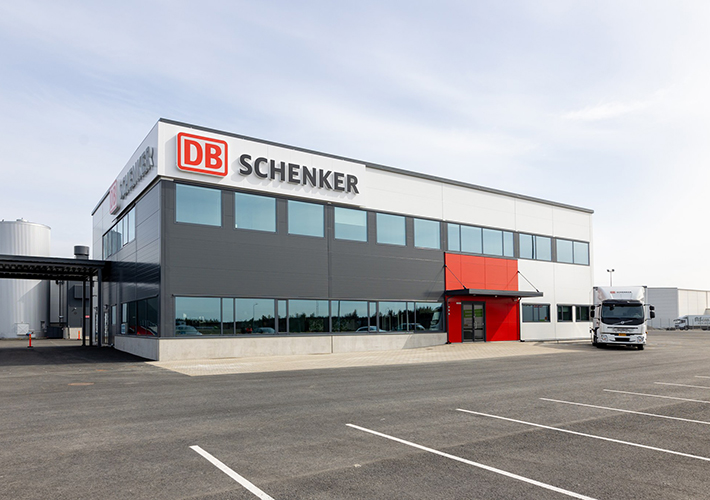 Foto DB Schenker inaugura una nueva terminal sostenible en Finlandia.